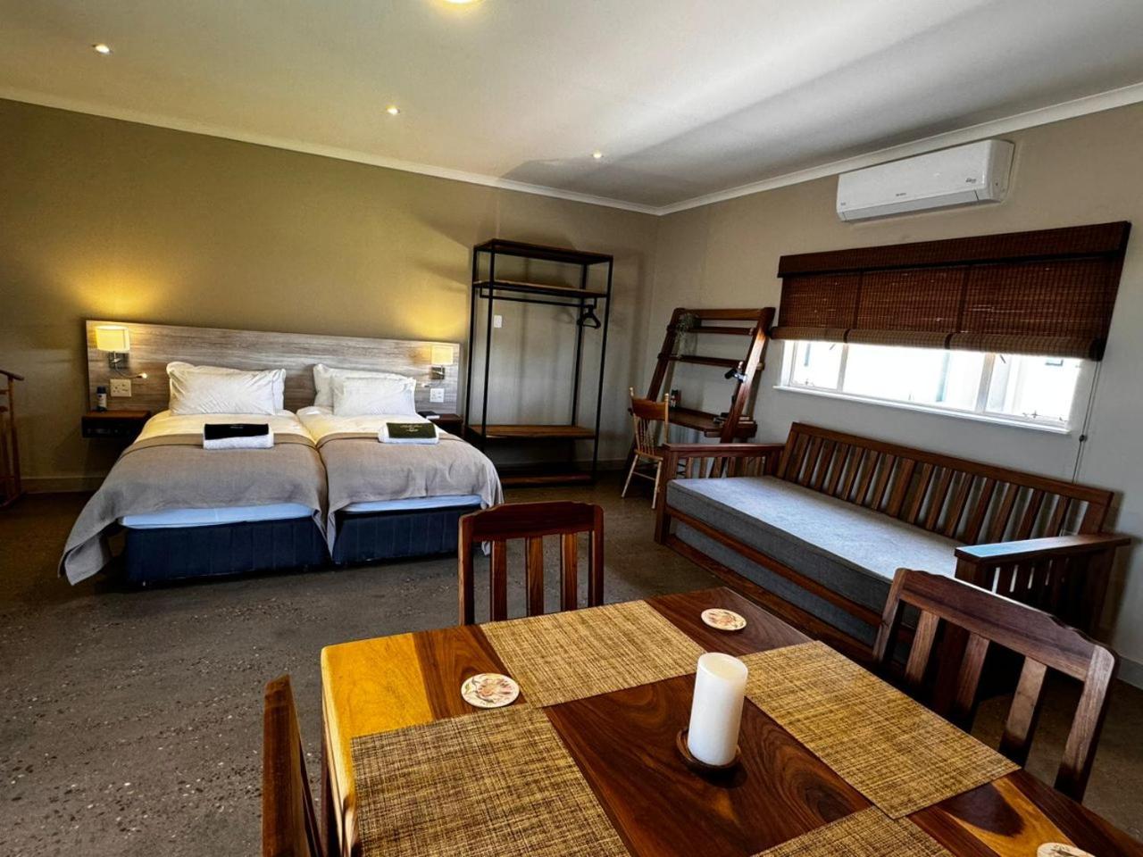 Flying Ostrich Guesthouse & Self-Catering Accommodation Mariental Exterior foto